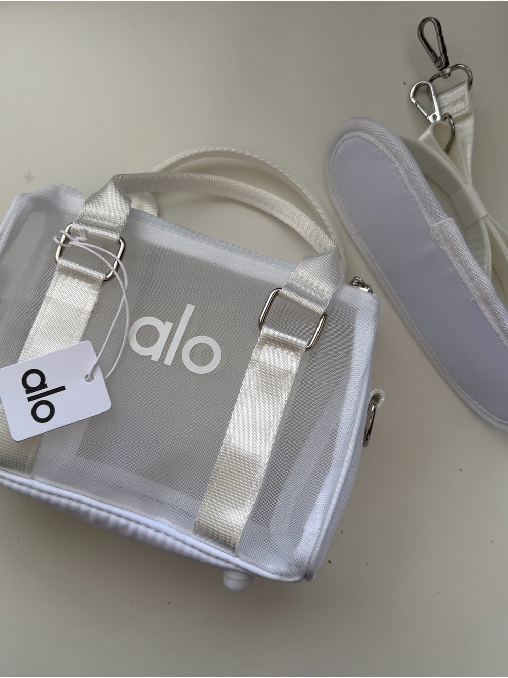 Small bag ALO Yoga White Women's Duffel Tote with Removable Strap - Picture 3 of 6